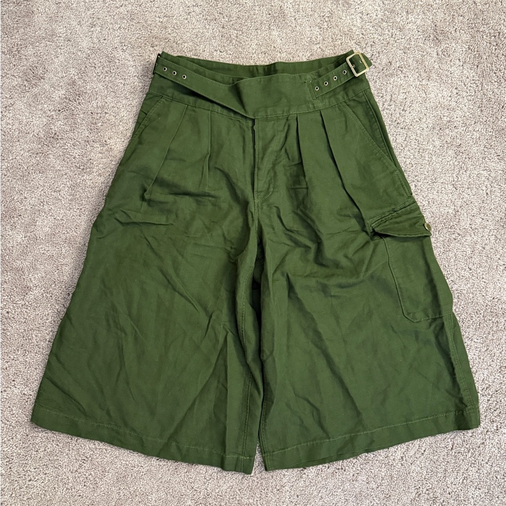 Banana Republic Culottes Shorts Women size 6 Olive Green Buckle Wide Leg